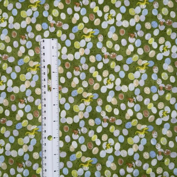 Dinosaurs & Eggs - Dinosauria by Studio K for Clothworks - 1/2 Yard - Hatching - Picture 3 of 8